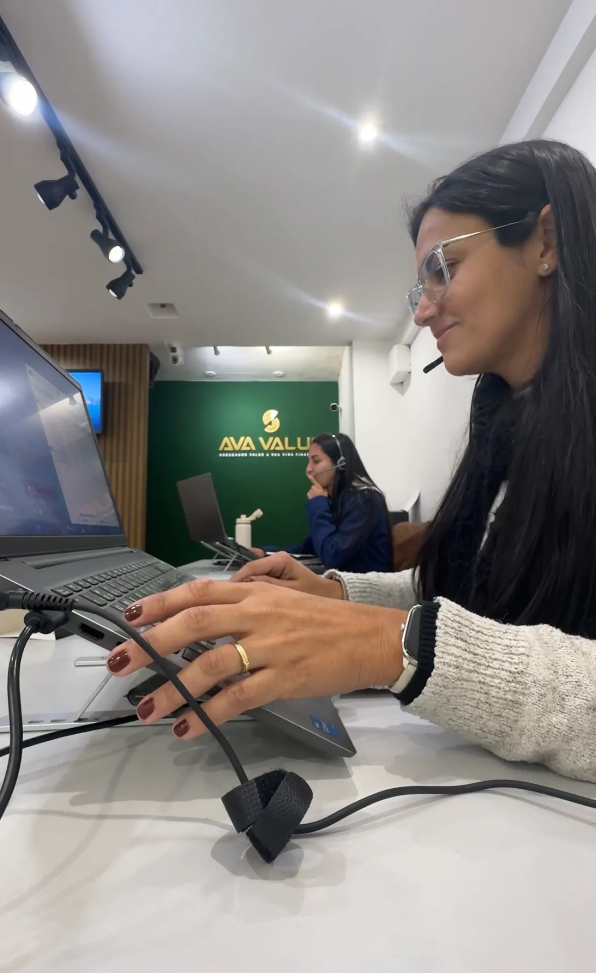 Atendimento na loja da AVA Value